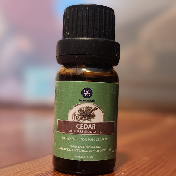 Cedar Essential Oil - Picture 1 of 1